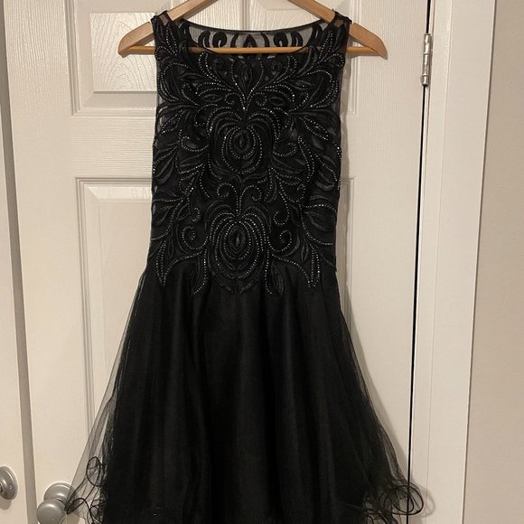 Dancing Queen -  Mini black dress - size medium - Picture 4 of 9